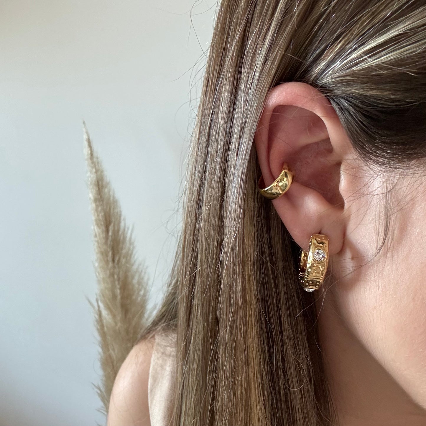 EAR CUFF DORADO