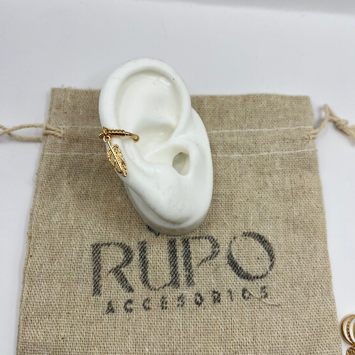 EAR CUFF PLUMA