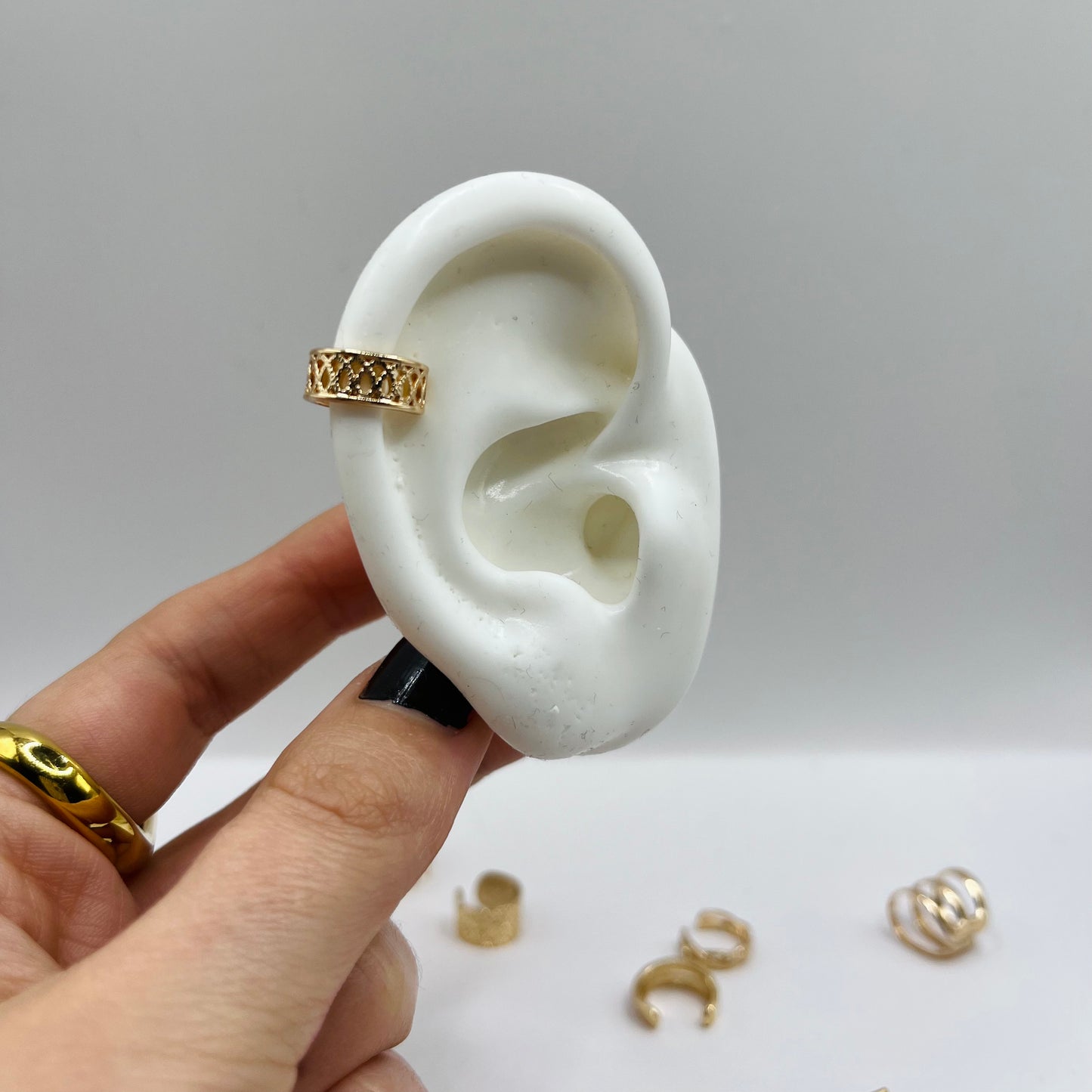 EAR CUFF RENATA DORADO